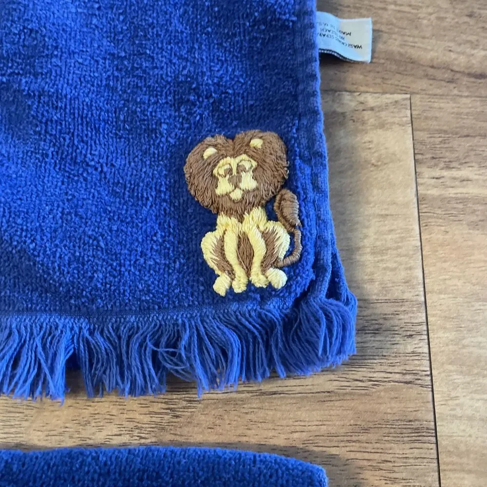 Vintage Embroidered Hand Fingertip Towel Frog Lion Blue Fringe Fieldcrest x 2